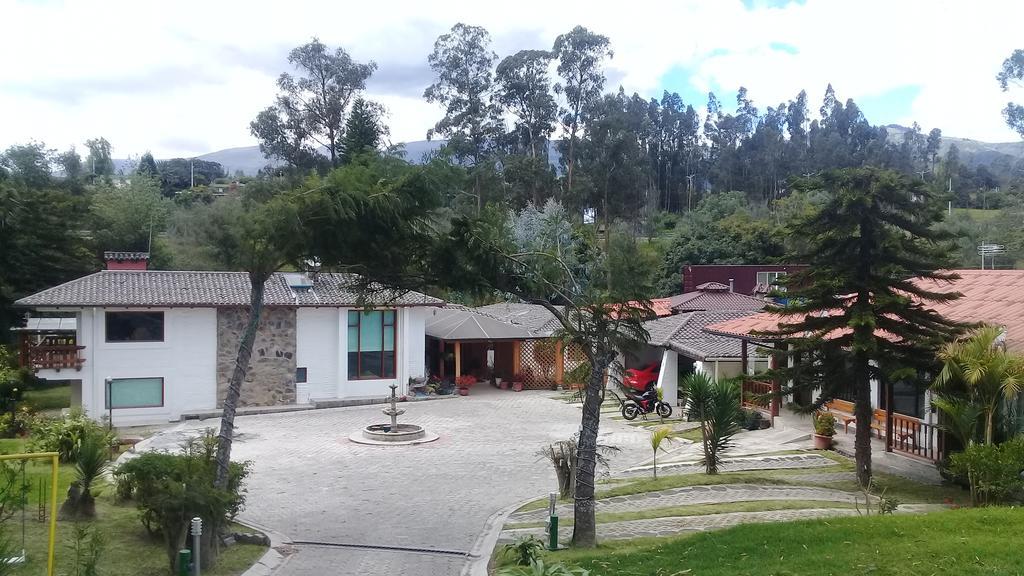 Hosteria Quinta Emilia Quito Exterior foto